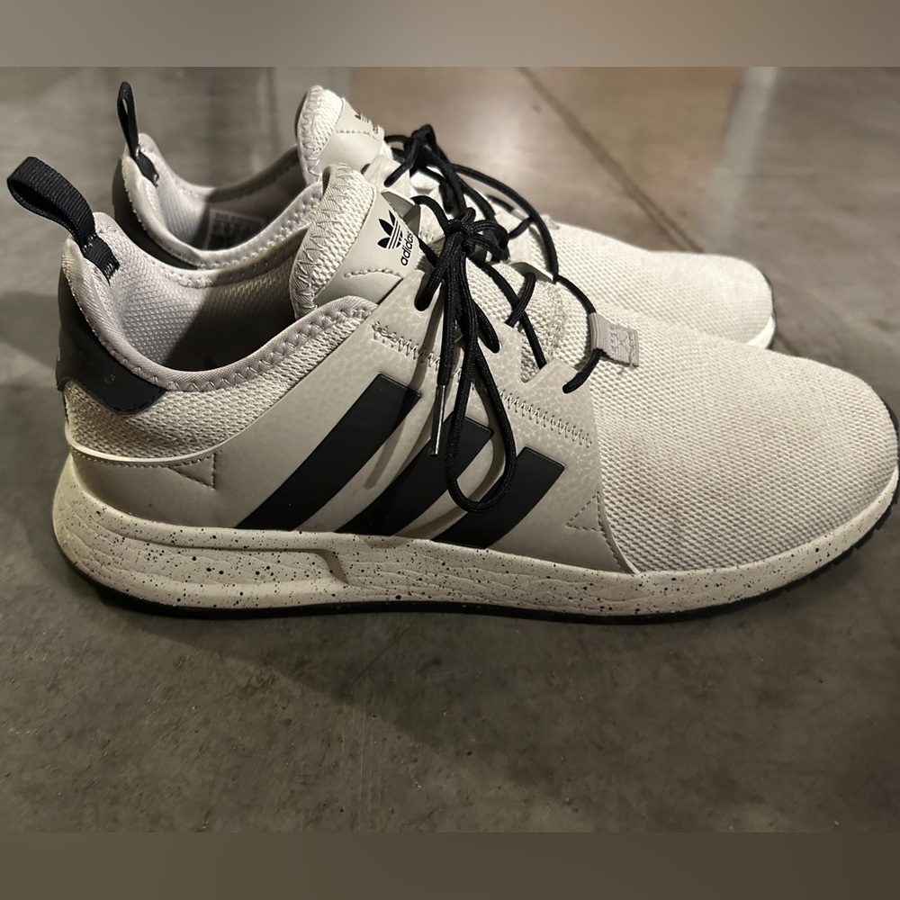 Adidas Men’s casual Tennis Shoe size 10.5